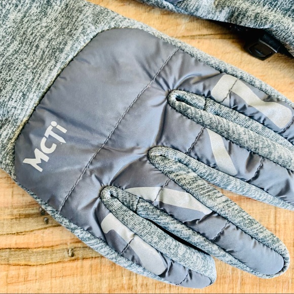 Touchscreen insulated running gloves (medium) - Picture 2 of 8